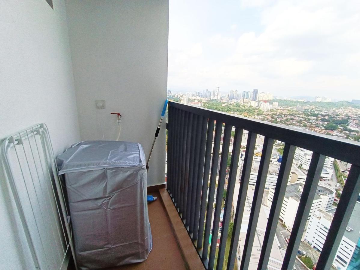 Netflix # Sky Near Jaya One By Salaam Suites, 2 Pax Apartment *