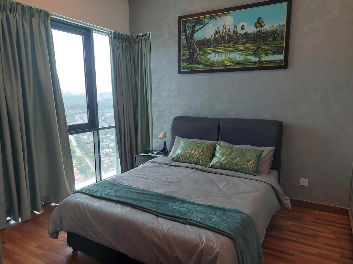 Netflix # Sky Near Jaya One By Salaam Suites, 2 Pax * Petaling Jaya