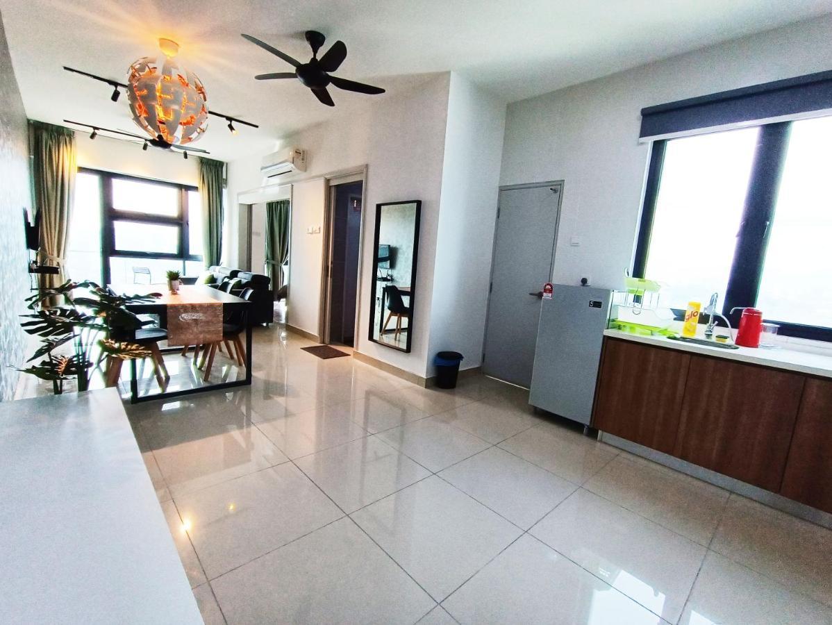 Apartment Netflix # Sky Near Jaya One By Salaam Suites, 2 Pax Petaling Jaya