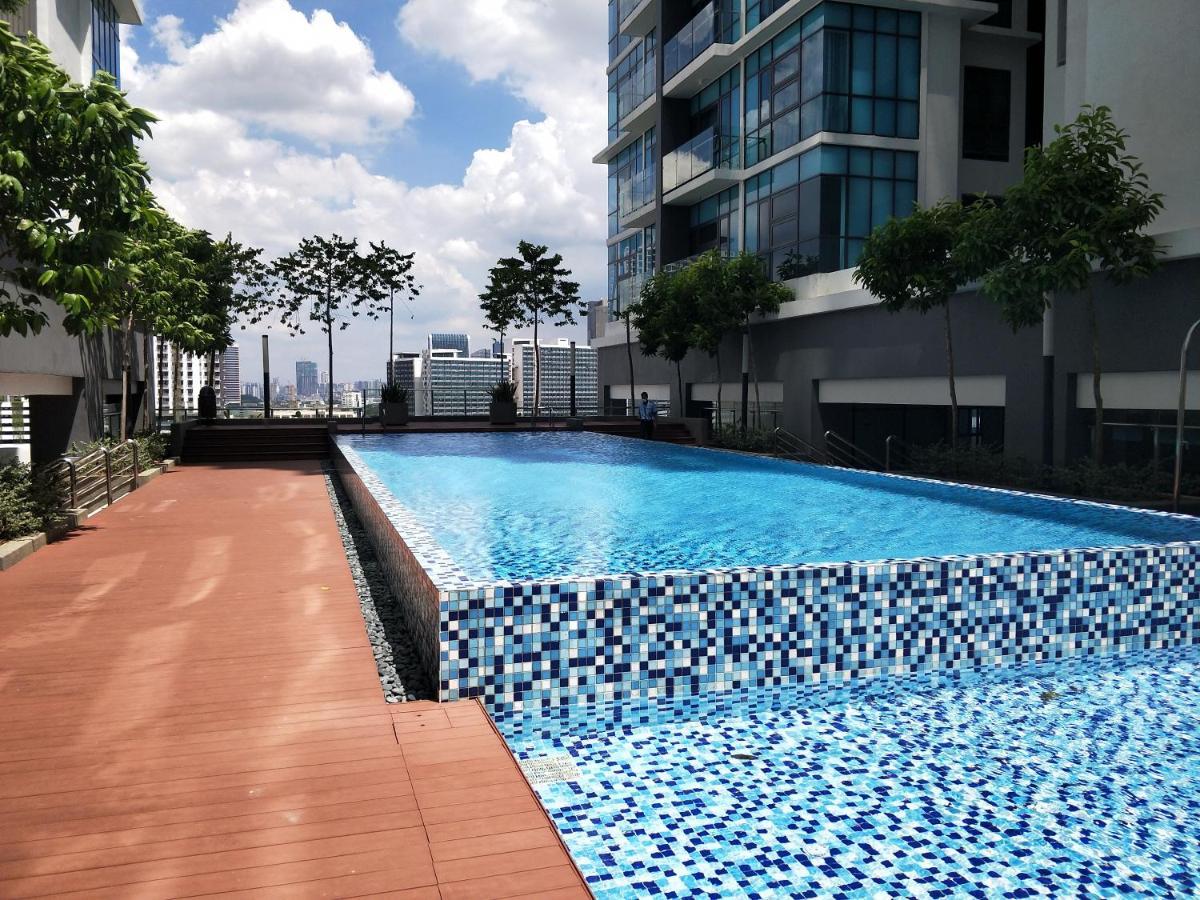 Apartment Netflix # Sky Near Jaya One By Salaam Suites, 2 Pax Petaling Jaya